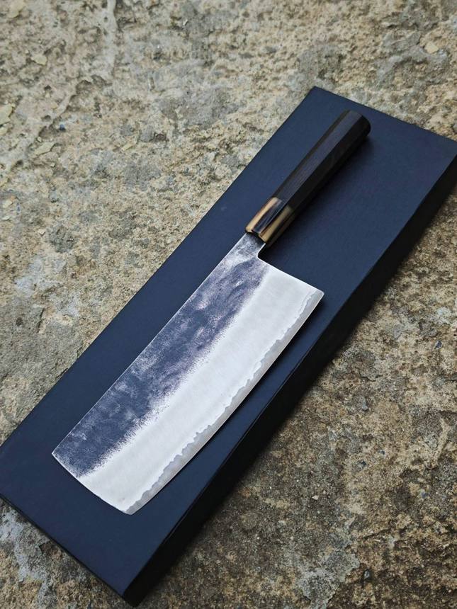 Dao chặt kurouchi lõi thép 52100 Cán gỗ bát giác khâu sừng